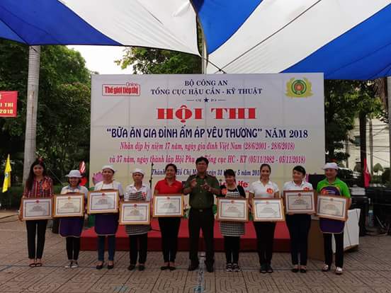 Kỷ niệm 37 năm ngày thành lập Hội Phụ nữ Tổng cục Hậu cần - Kỹ thuật, Bộ Công an